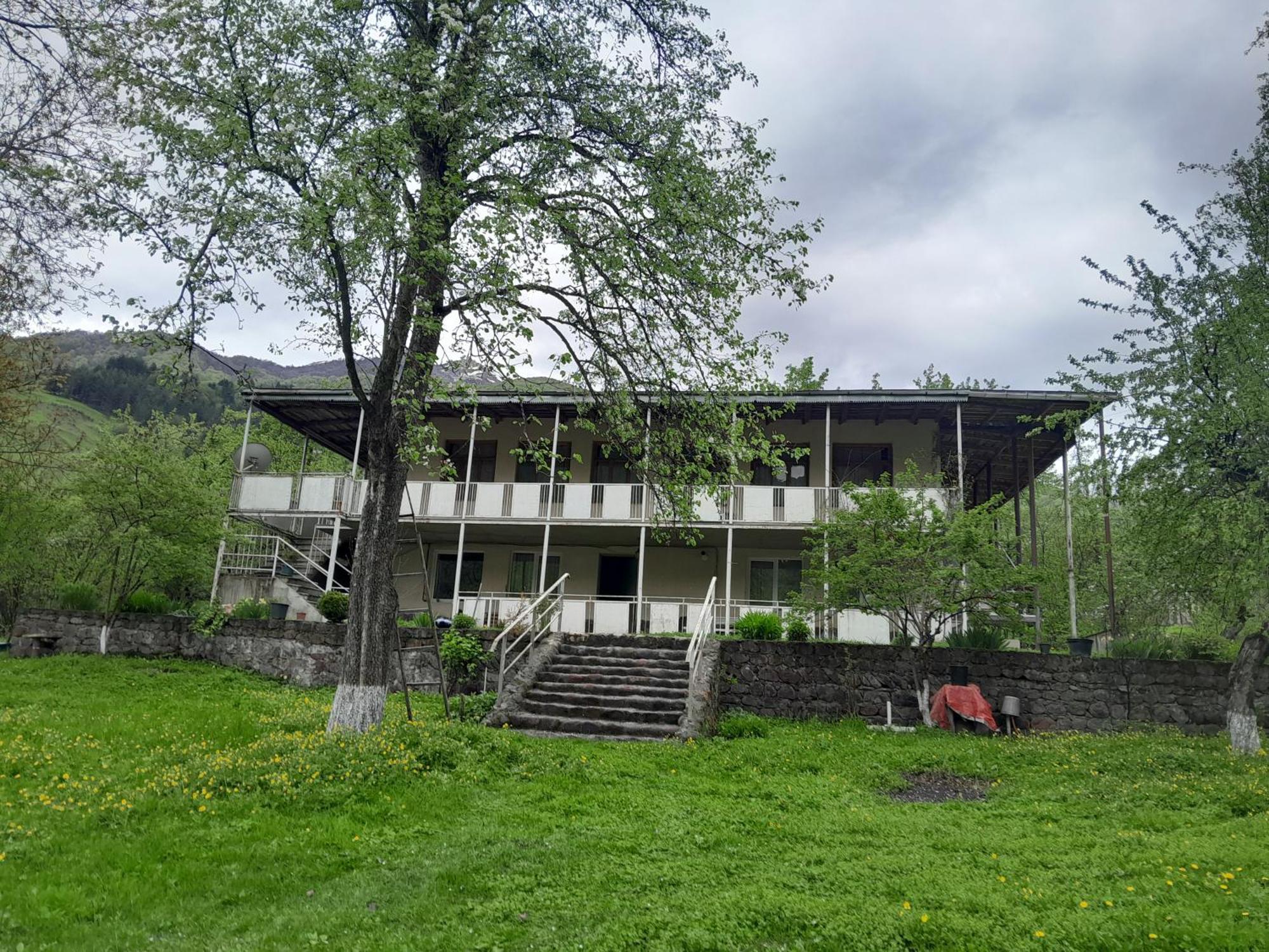 Mti House Hotel Kvesheti Bagian luar foto