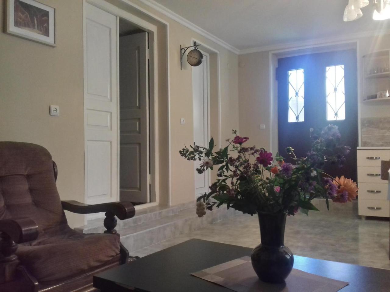 Mti House Hotel Kvesheti Bagian luar foto